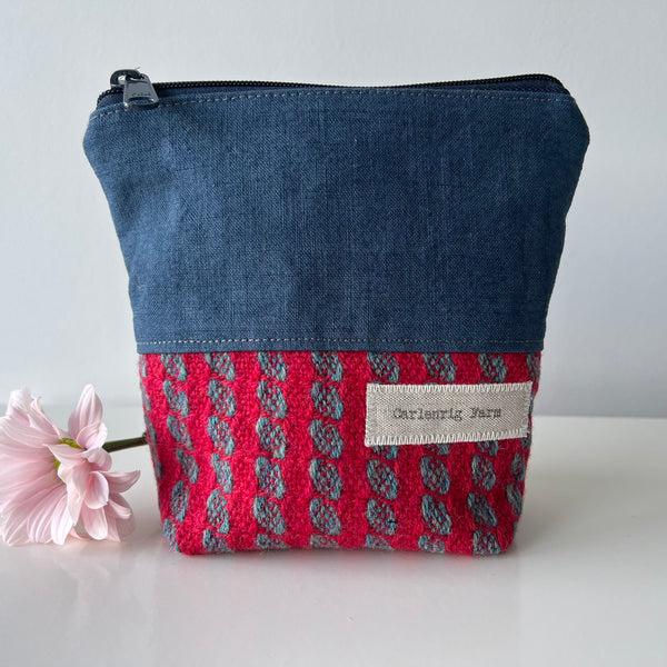Linen and Tweed Zipped Bag